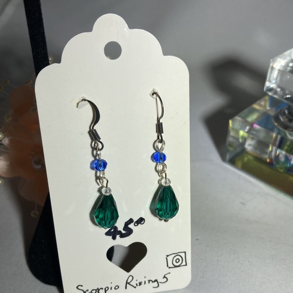 Green, clear ( Swarovski) and blue crystal earrings - Picture 8 of 8